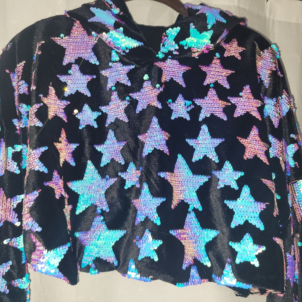 Quarter length hoodie